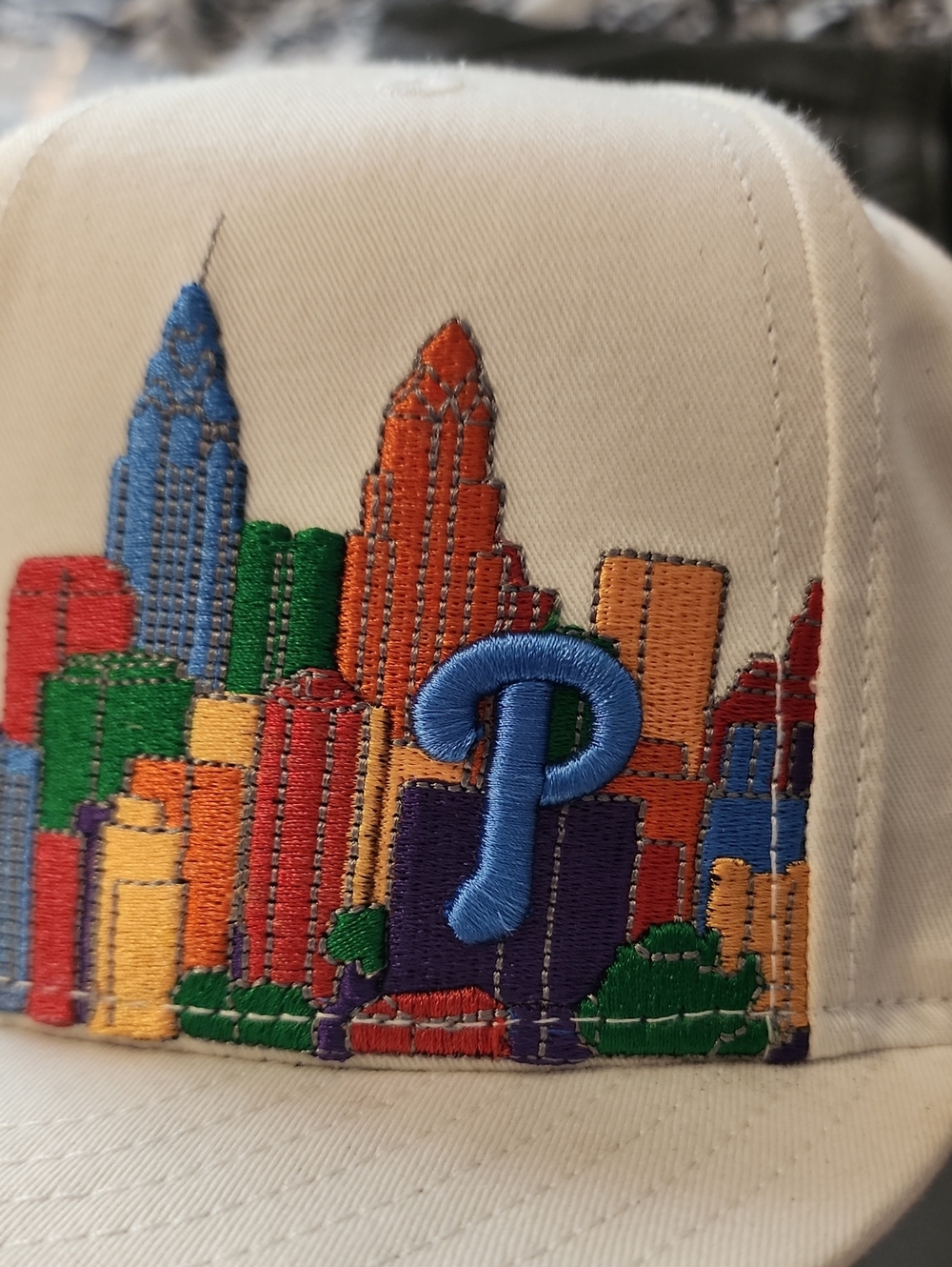 Vintage New Era 59fifty Philadelphia City Skyline Embroidery 7 1/4 Colorful Hat
